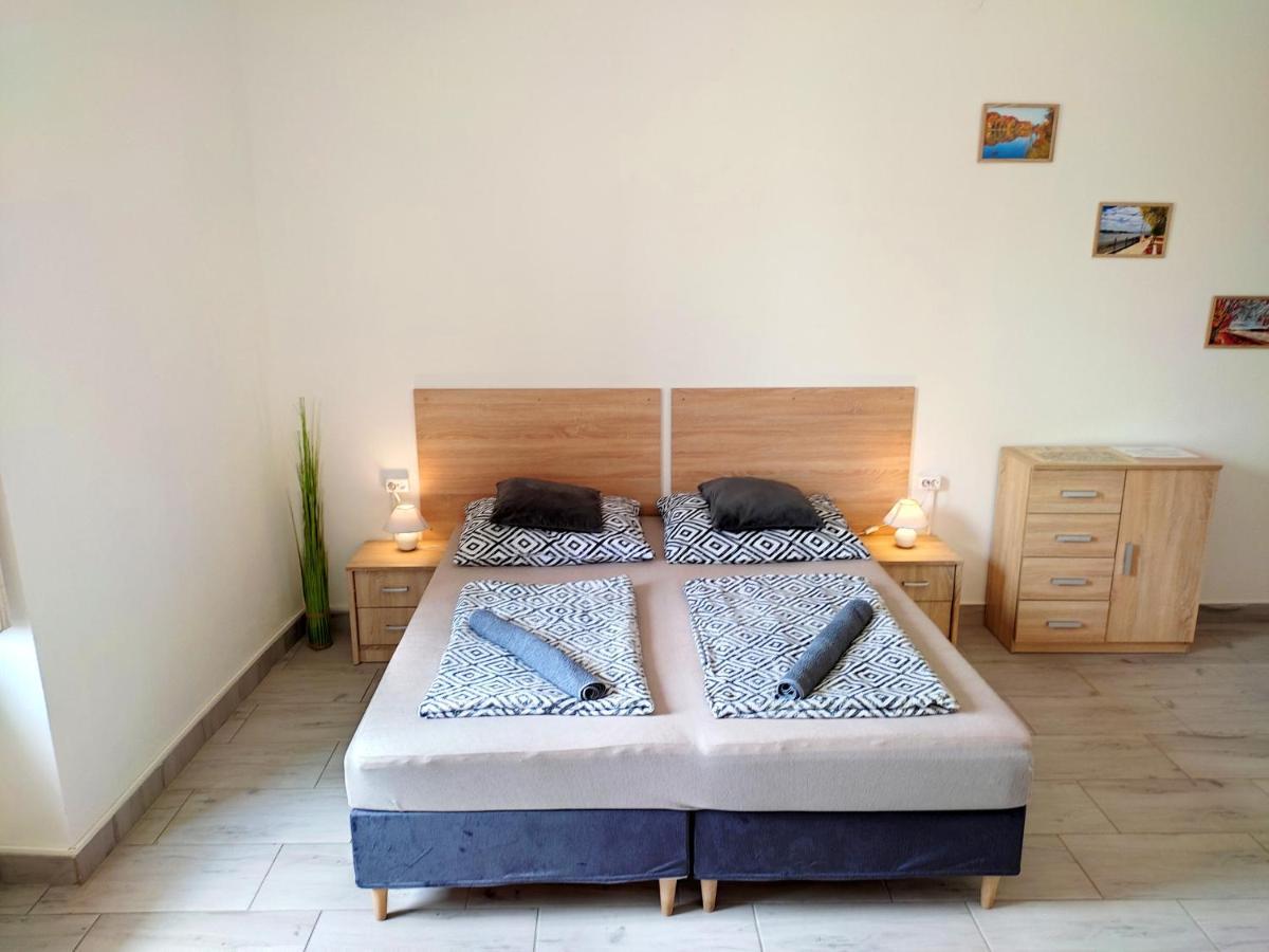 Panorama Apartman Vac Bagian luar foto