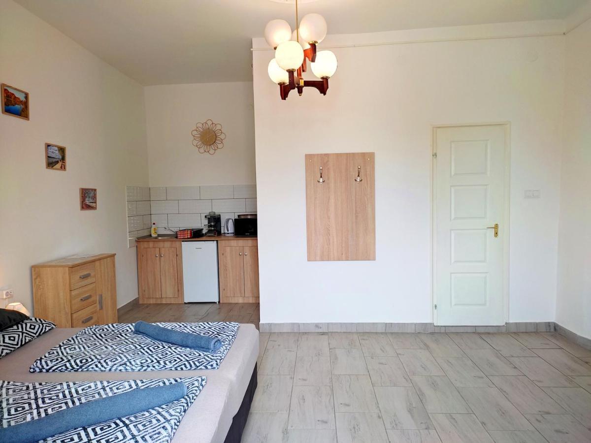 Panorama Apartman Vac Bagian luar foto
